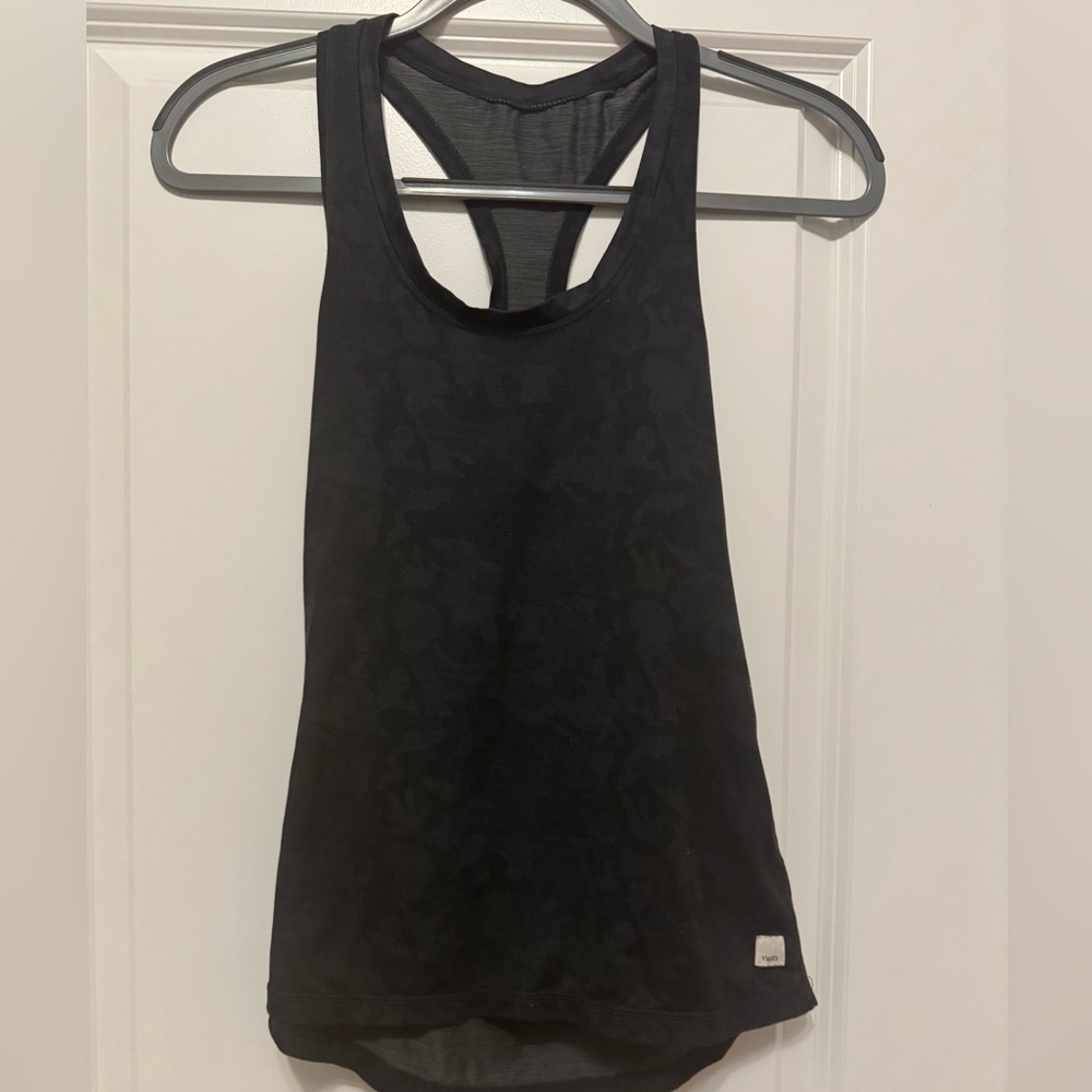 Vuori lux performance tank